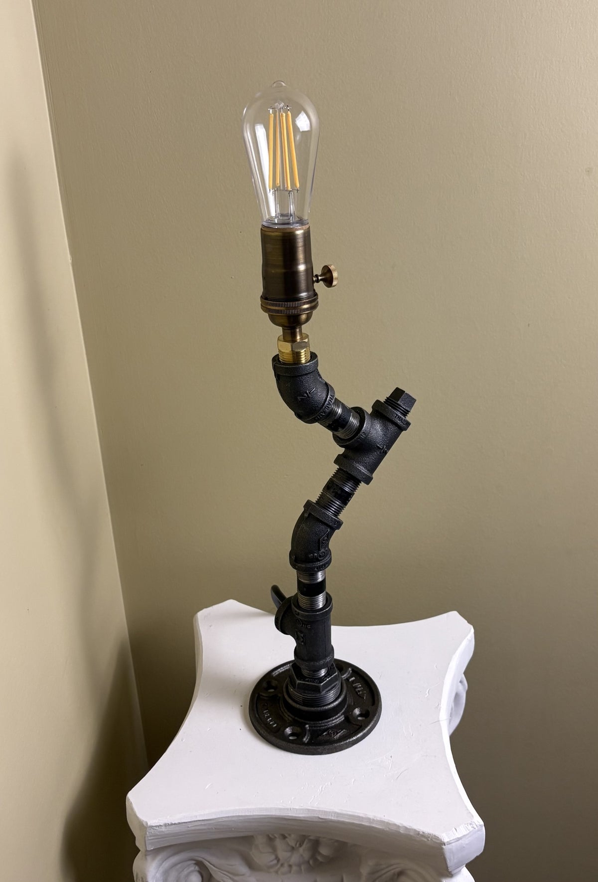 Black Iron Table Lamp